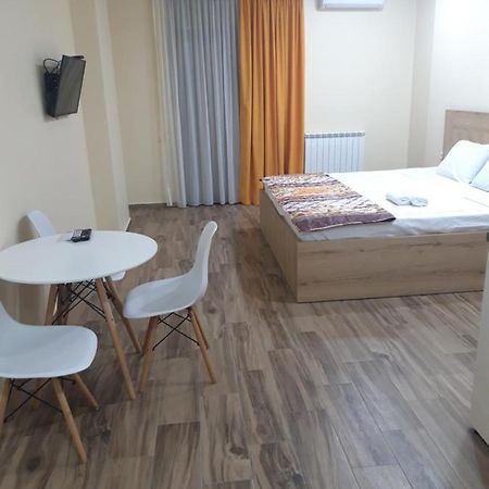 Central Park Apartment Батумі Екстер'єр фото